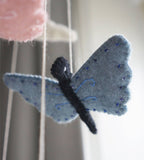 Mobile, papillons/perles, pastel