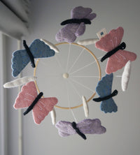 Mobile, papillons/perles, pastel